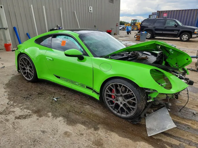 2020 Porsche 911 Carrera S — collision damage, reported by @alexpinson5