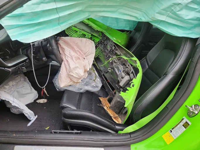 2020 Porsche 911 Carrera S — collision damage, reported by @alexpinson5