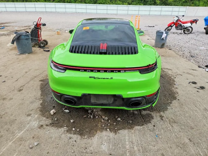 2020 Porsche 911 Carrera S — collision damage, reported by @alexpinson5