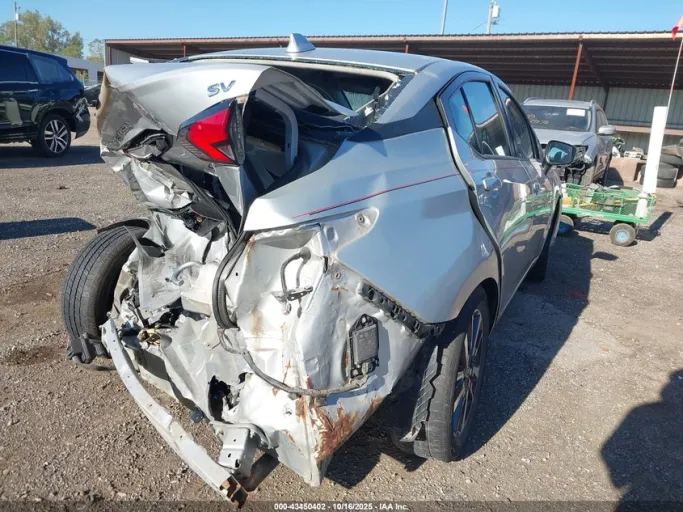 2021 Nissan Versa SV — collision damage, reported by @alexpinson5