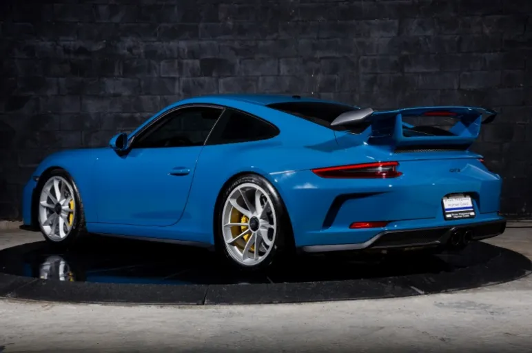 2018 Porsche 911 GT3 — photo posted by @alexpinson5