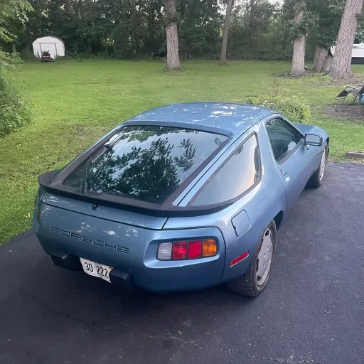 1985 Porsche 928 S — photo posted by @OsloRegistry