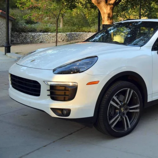 2016 Porsche Cayenne Base — photo posted by @OsloRegistry