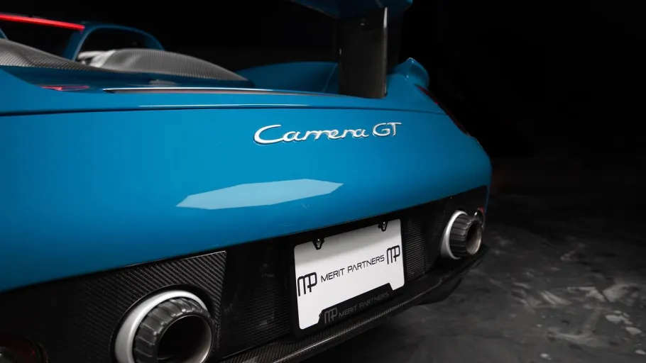 Porsche Carrera GT — photo posted by @alexpinson5