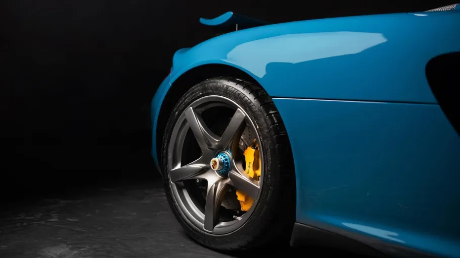 Porsche Carrera GT — photo posted by @alexpinson5
