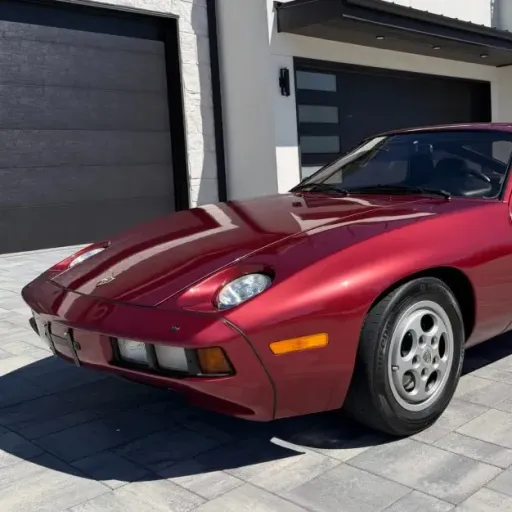 1982 Porsche 928 — photo posted by @OsloRegistry